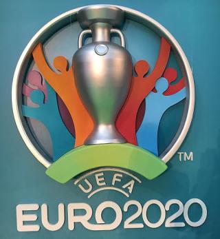 Nem halasztják el a labdarúgó Európa-bajnokságot
